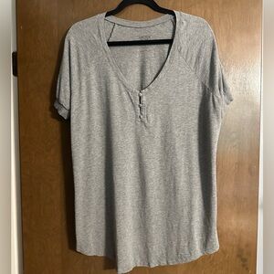 Torrid: Soft & Cozy Gray Scoop Neck 3 Button Short Sleeve Cotton/Rayon Blemn Tee